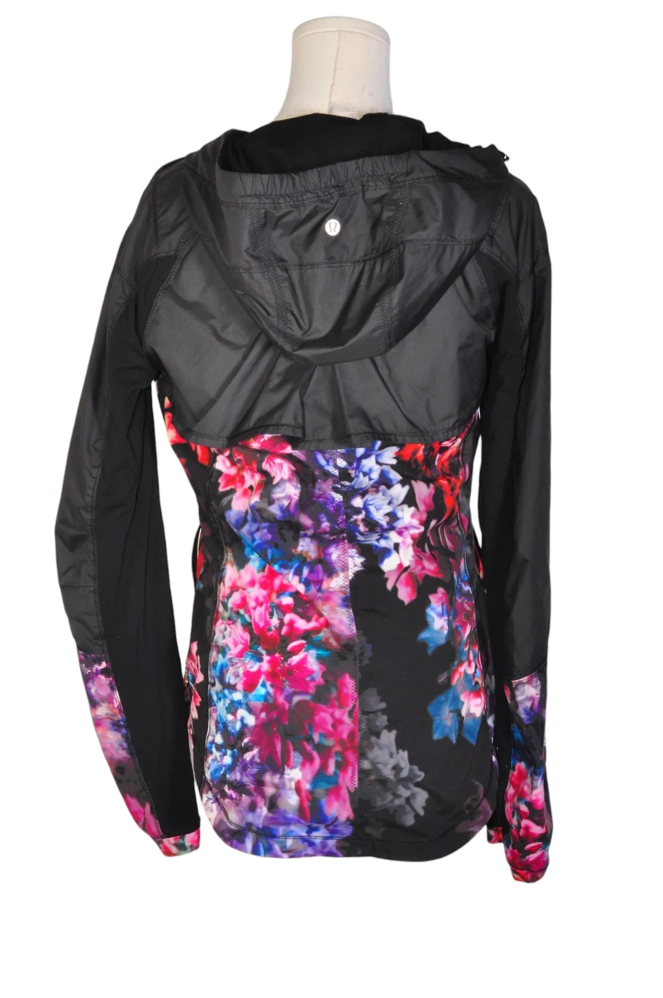 LULULEMON Women Jackets Regular fit in Black - 6