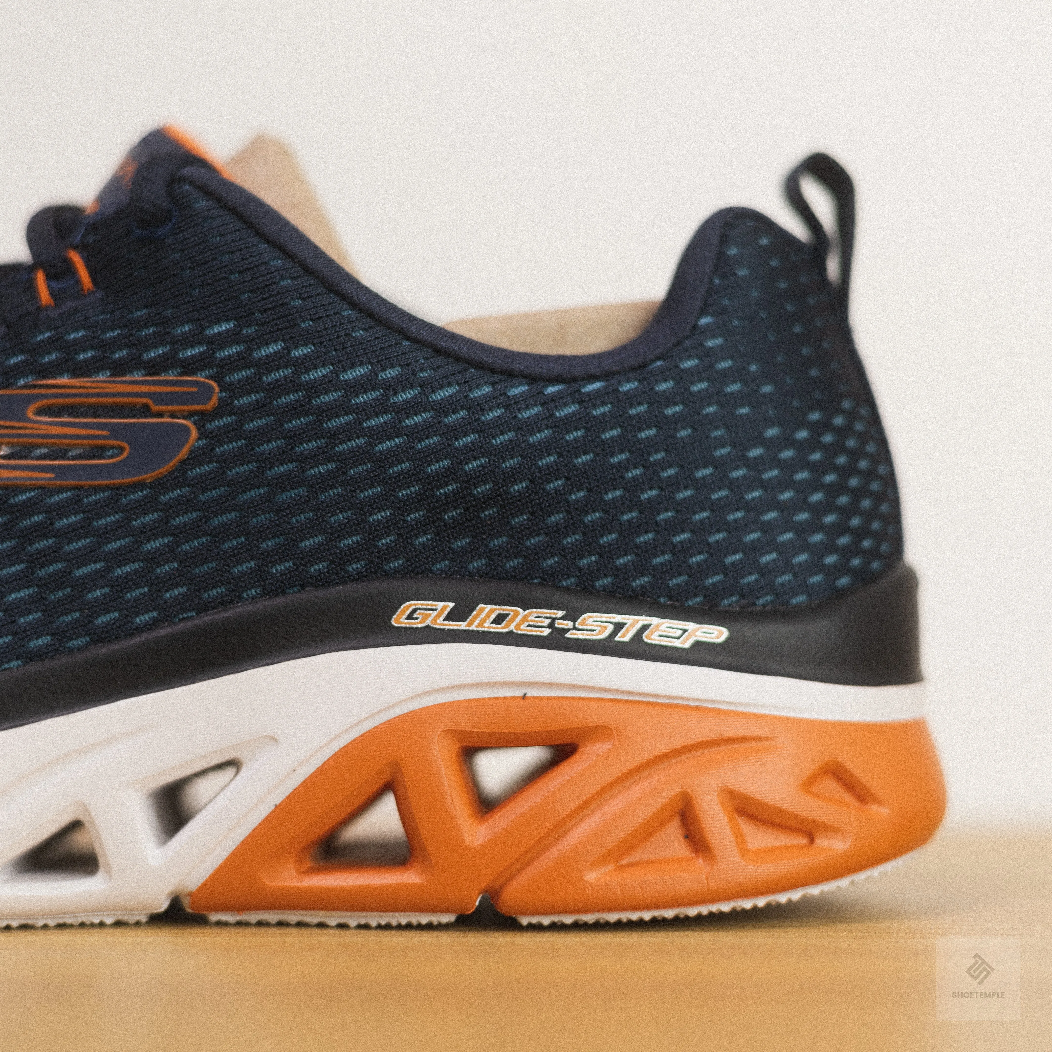 Skechers MEN'S Glide-Step Sport - Wave Heat